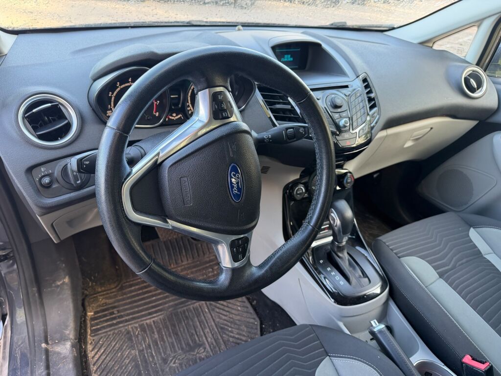 Ford Fiesta 2014 Harmaa