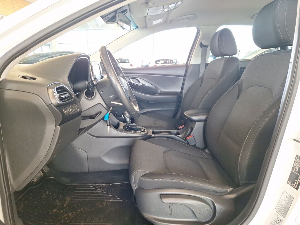 Hyundai i30 Hatchback 2021 Valkoinen