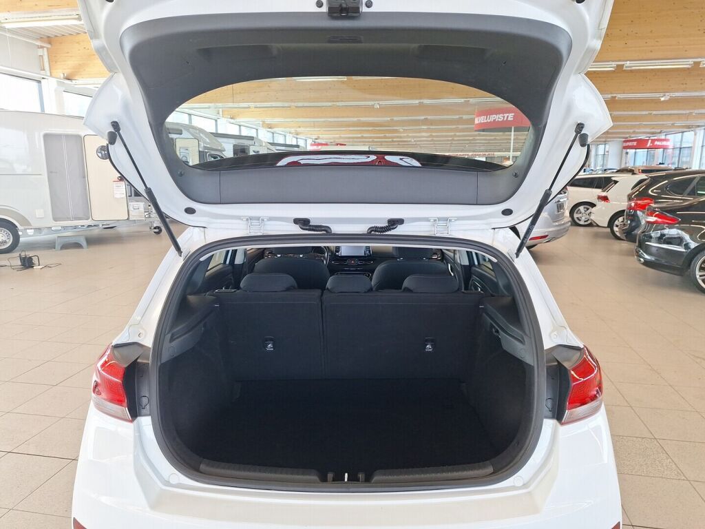 Hyundai i30 Hatchback 2021 Valkoinen