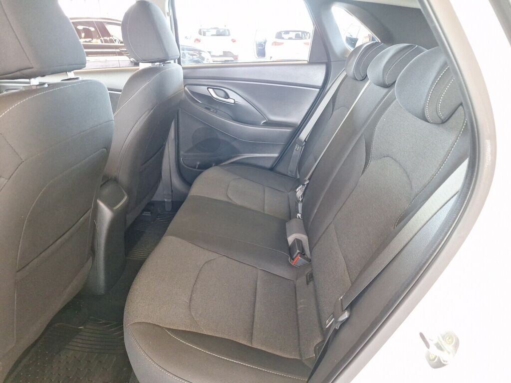 Hyundai i30 Hatchback 2021 Valkoinen