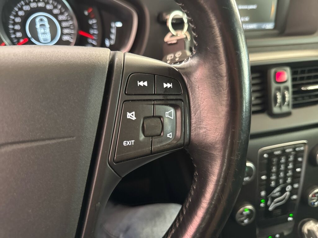 Volvo V40 2014 Oranssi