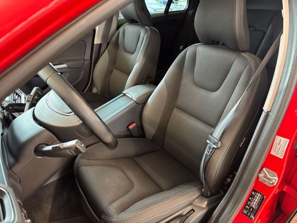 Volvo V60 2014 Punainen