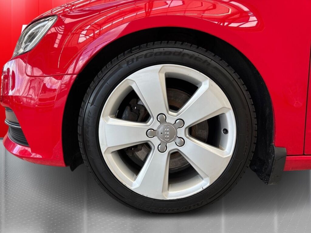 Audi A3 2014 Punainen