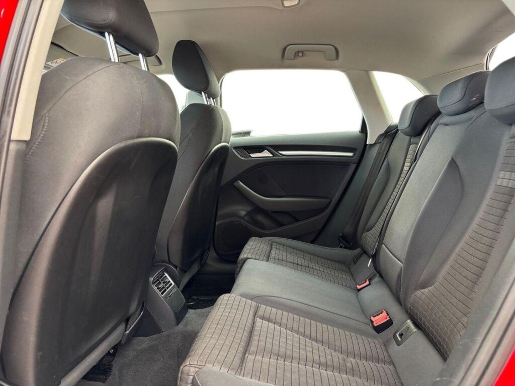 Audi A3 2014 Punainen