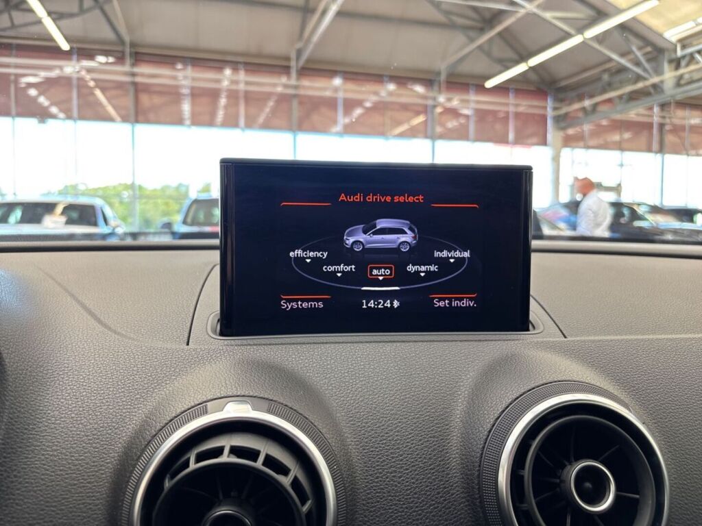 Audi A3 2014 Punainen