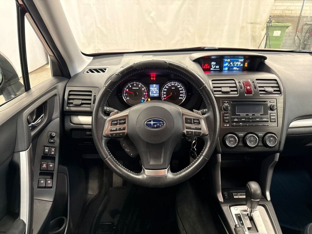 Subaru Forester 2013 Punainen