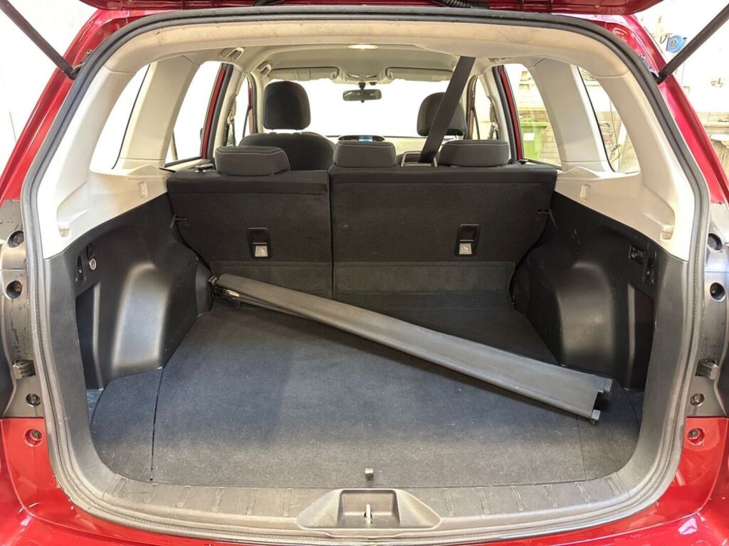 Subaru Forester 2013 Punainen