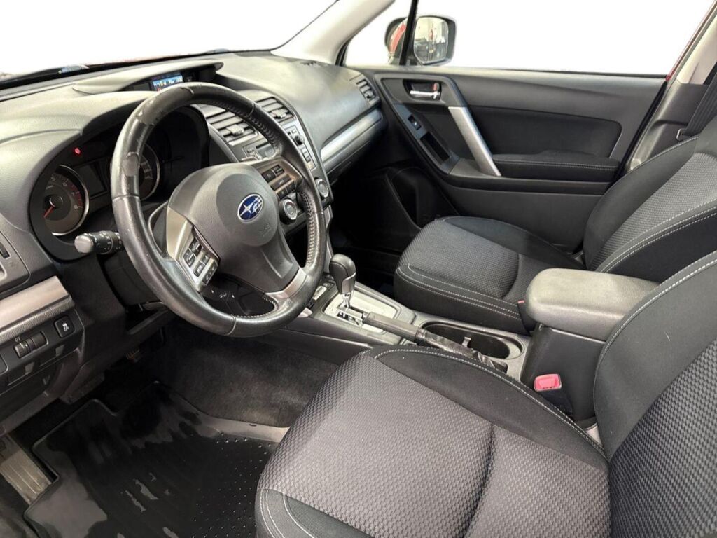 Subaru Forester 2013 Punainen