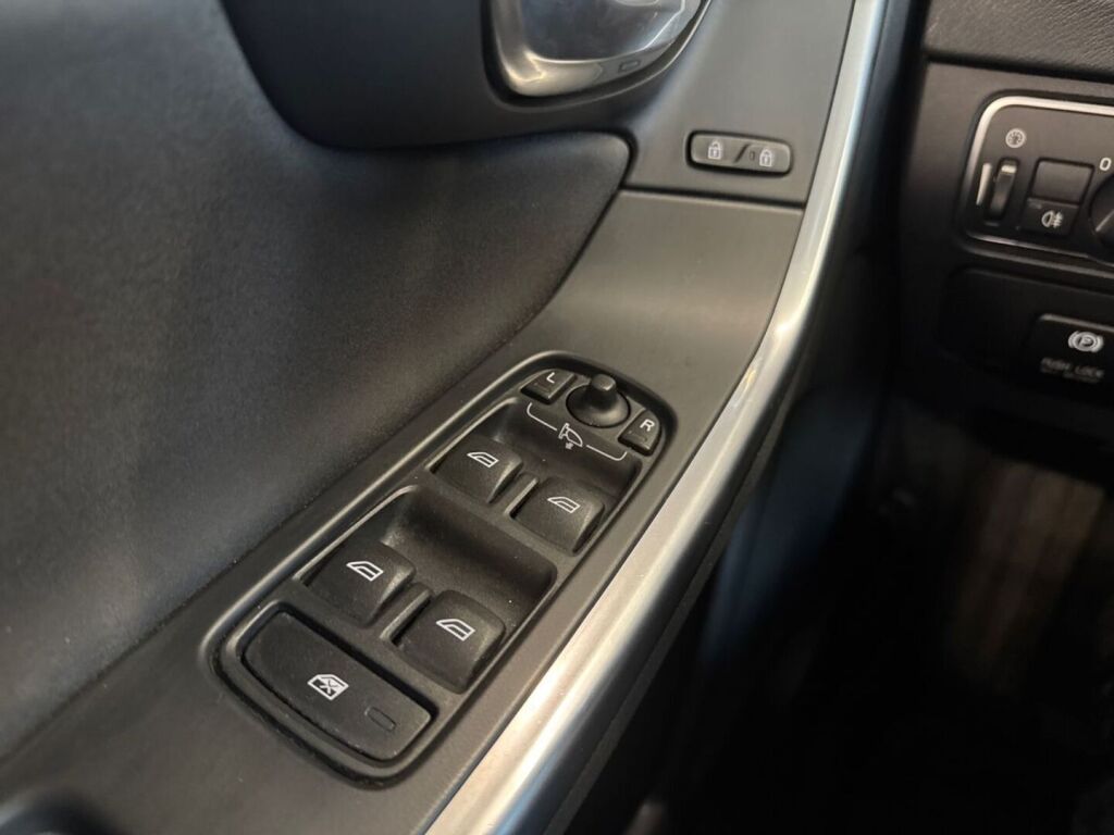 Volvo S60 2014 Sininen