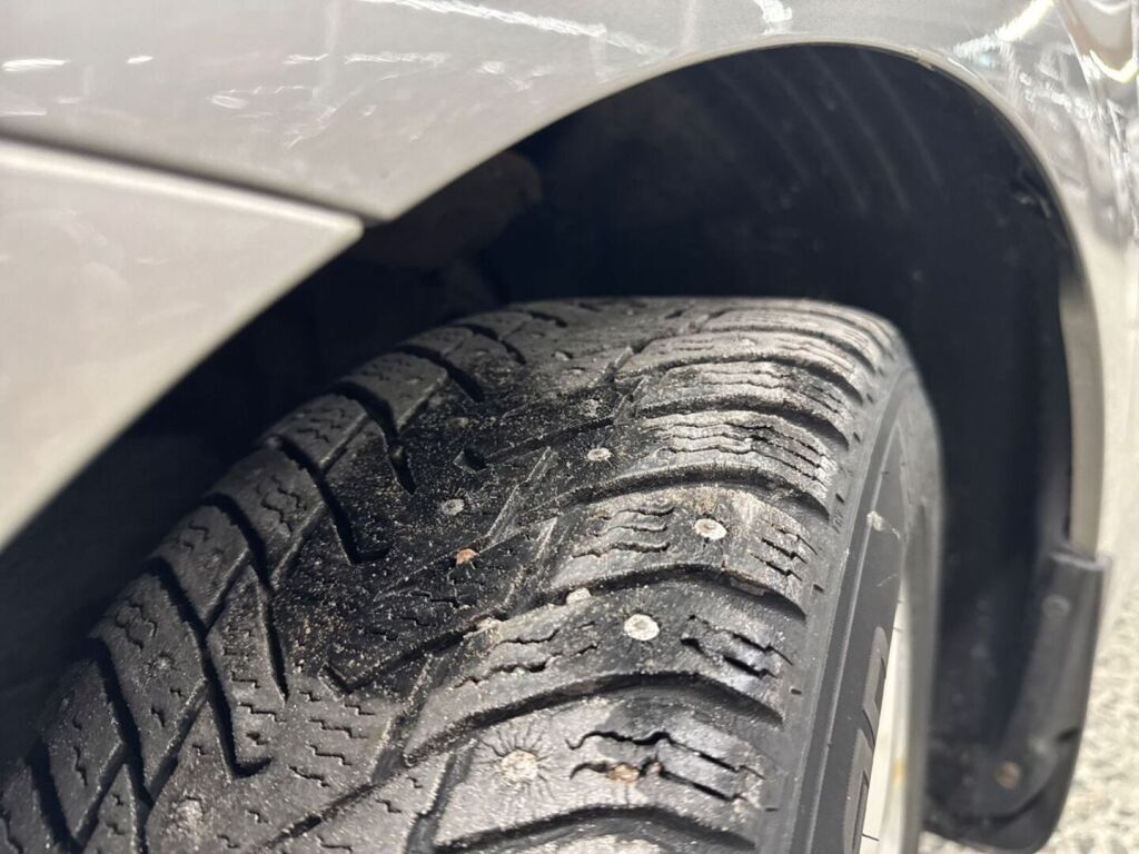 Volkswagen Golf 2014 Metallinhohto Harmaa