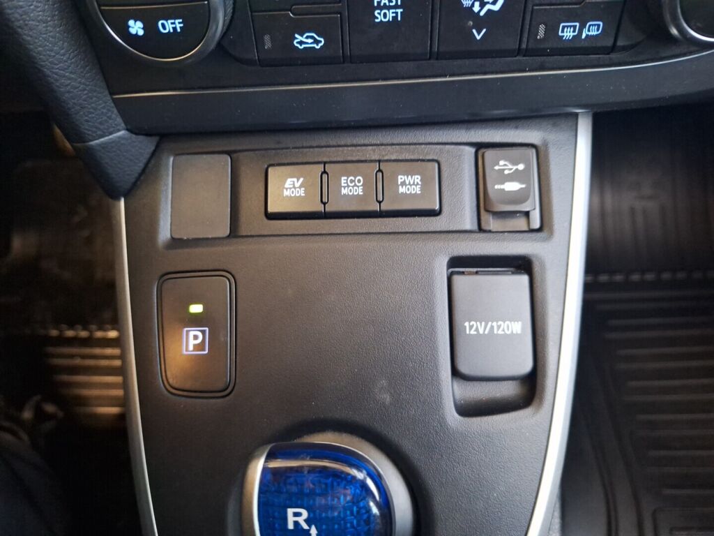 Toyota Auris 2013 Hopea