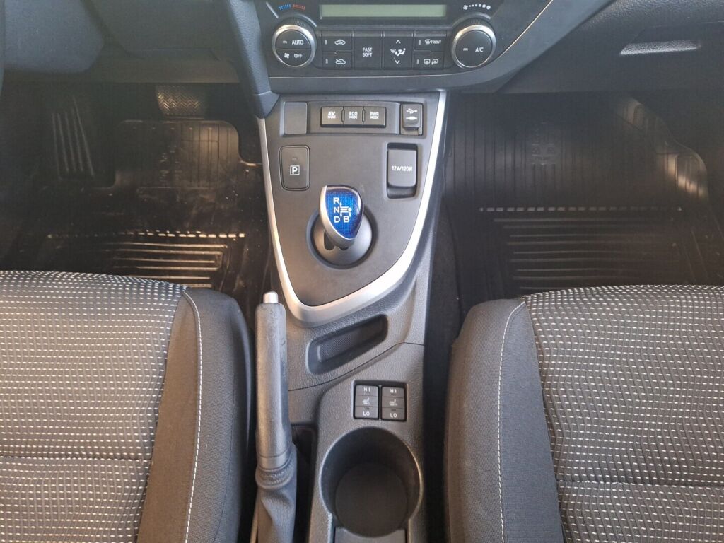 Toyota Auris 2013 Hopea