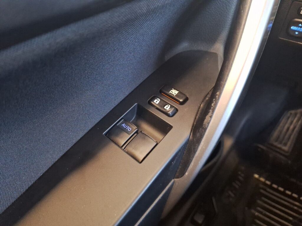 Toyota Auris 2013 Hopea