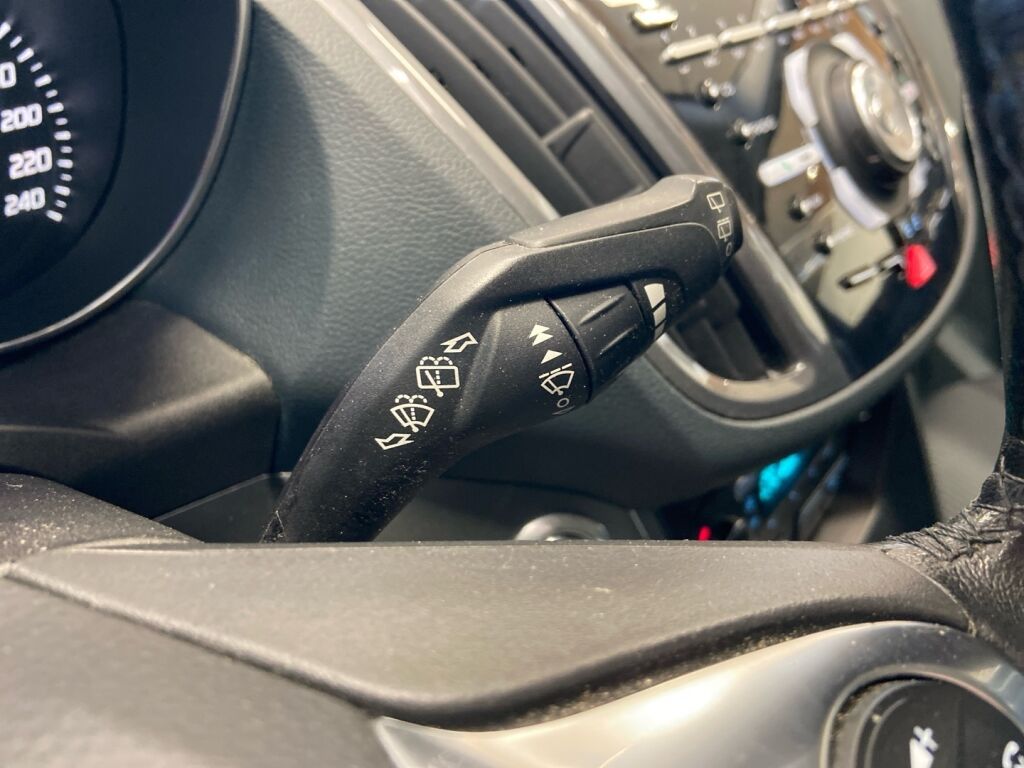 Ford C-Max 2013 Musta