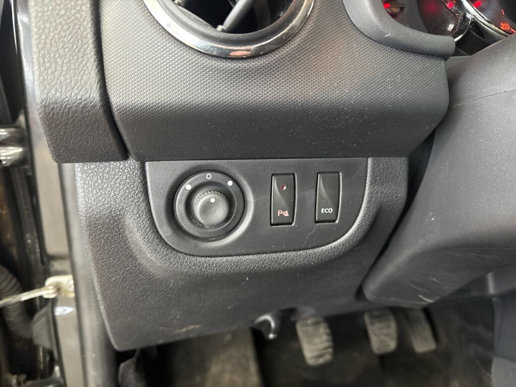 Dacia Sandero 2014 Musta