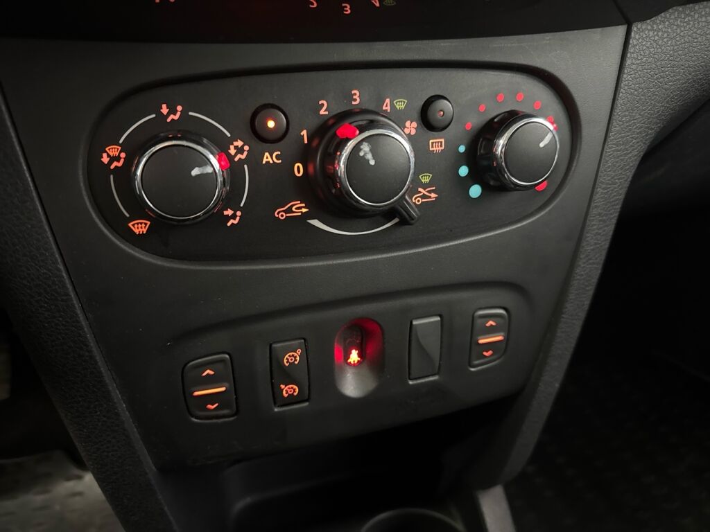 Dacia Sandero 2014 Musta