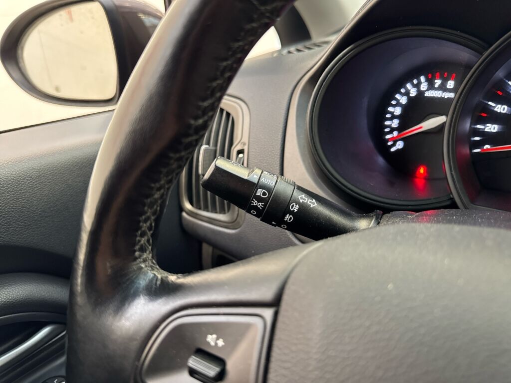 Kia Rio 2014 Ruskea (beige)