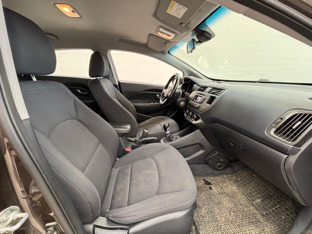 Kia Rio 2014 Ruskea (beige)
