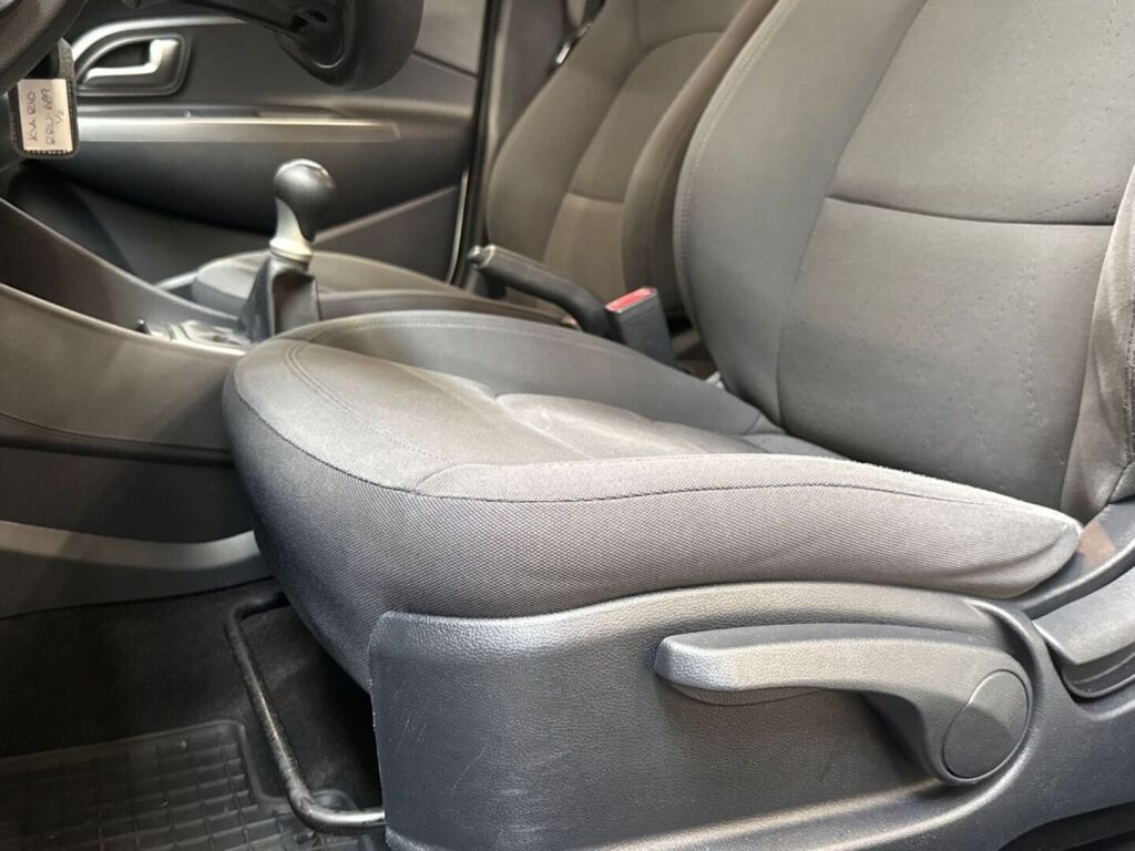 Kia Rio 2013 Valkoinen