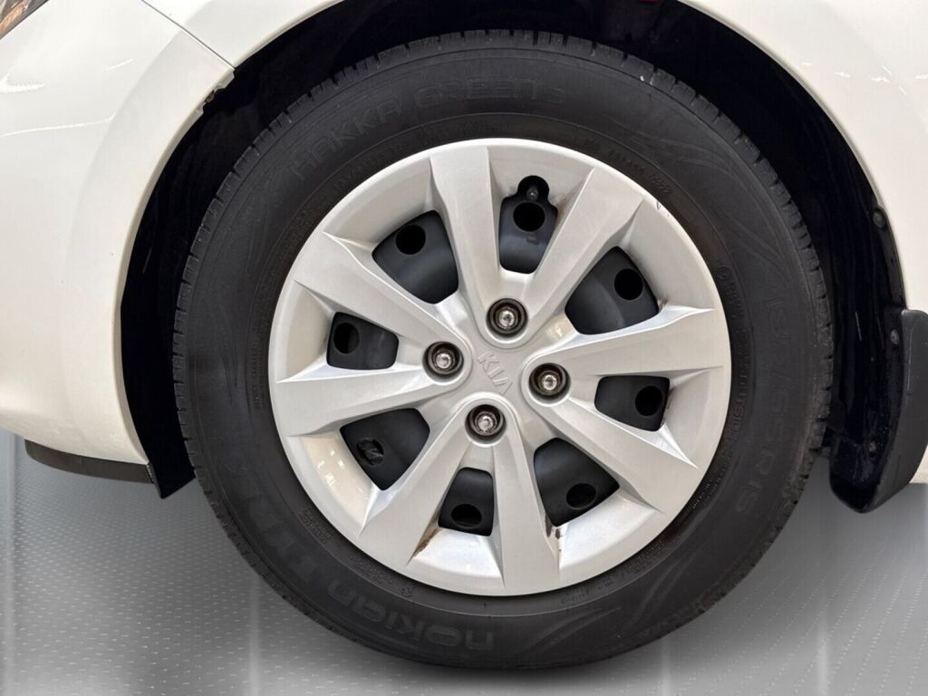 Kia Rio 2013 Valkoinen