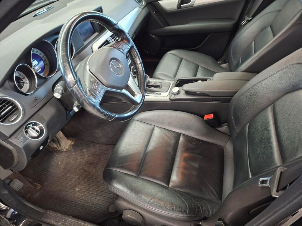 Mercedes-Benz C 2014 Musta