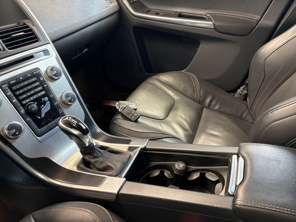 Volvo XC60 2014 Sininen