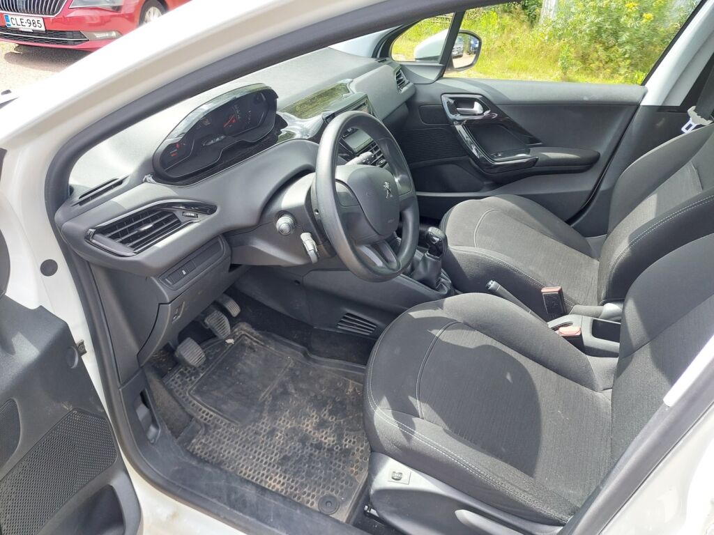 Peugeot 208 2014 Valkoinen
