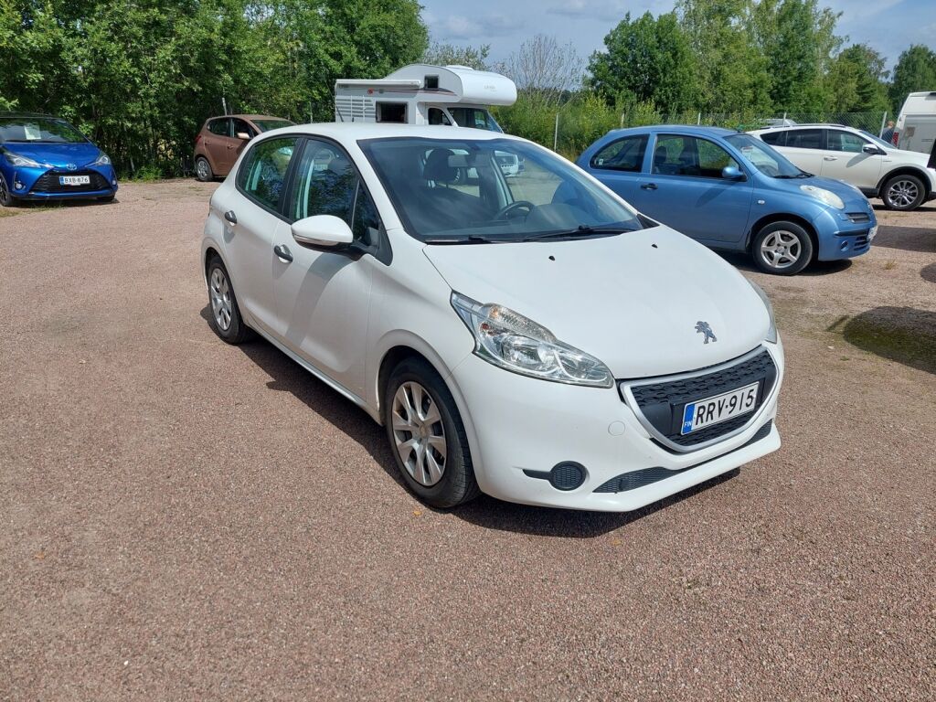 Peugeot 208 2014 Valkoinen