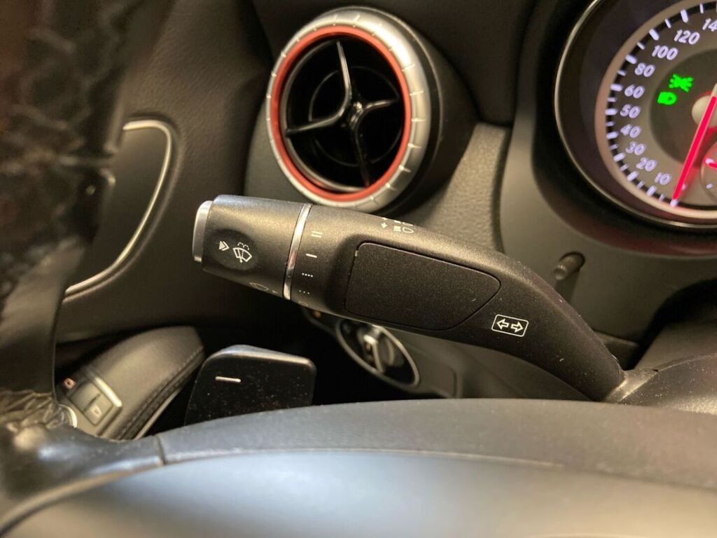 Mercedes-Benz CLA 2014 Musta