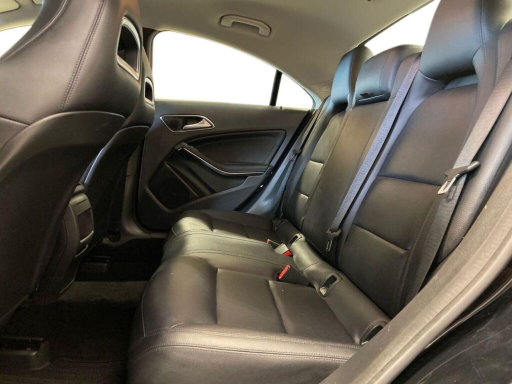 Mercedes-Benz CLA 2014 Musta