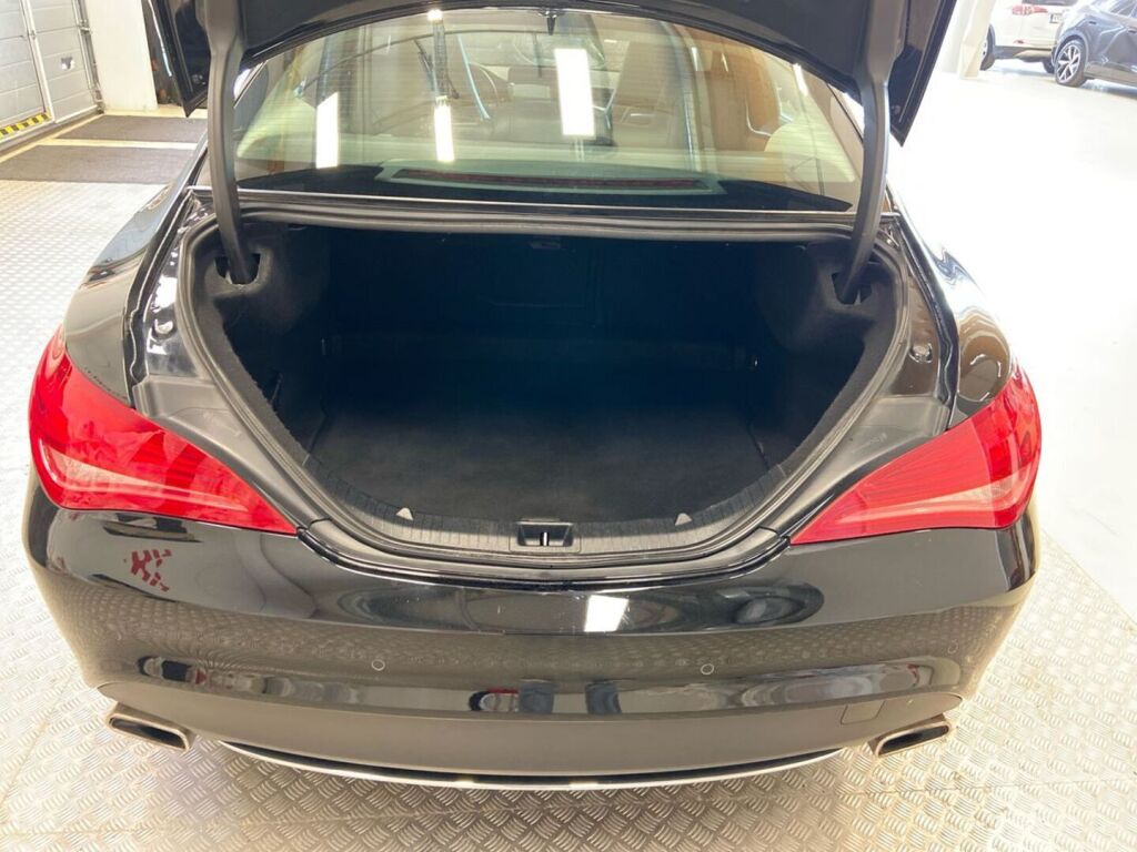 Mercedes-Benz CLA 2014 Musta