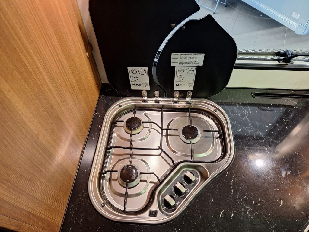 LMC Explorer Blackline i675 G 2015 Valkoinen