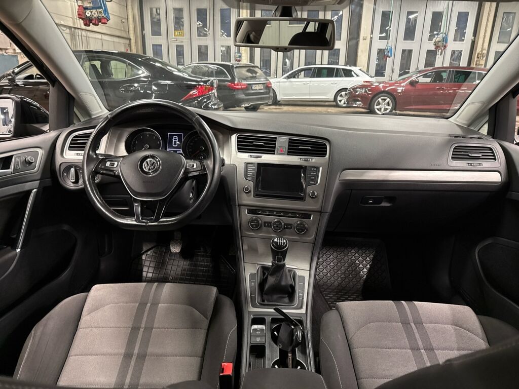 Volkswagen Golf 2015 Musta