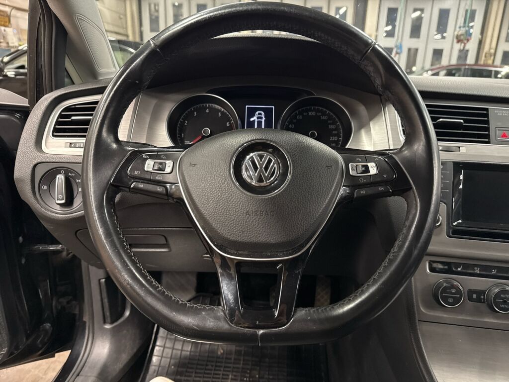 Volkswagen Golf 2015 Musta