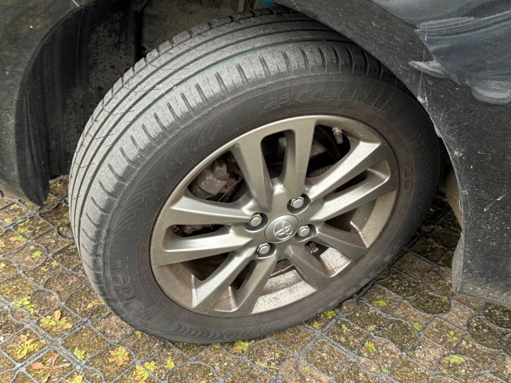 Toyota Yaris 2015 Musta