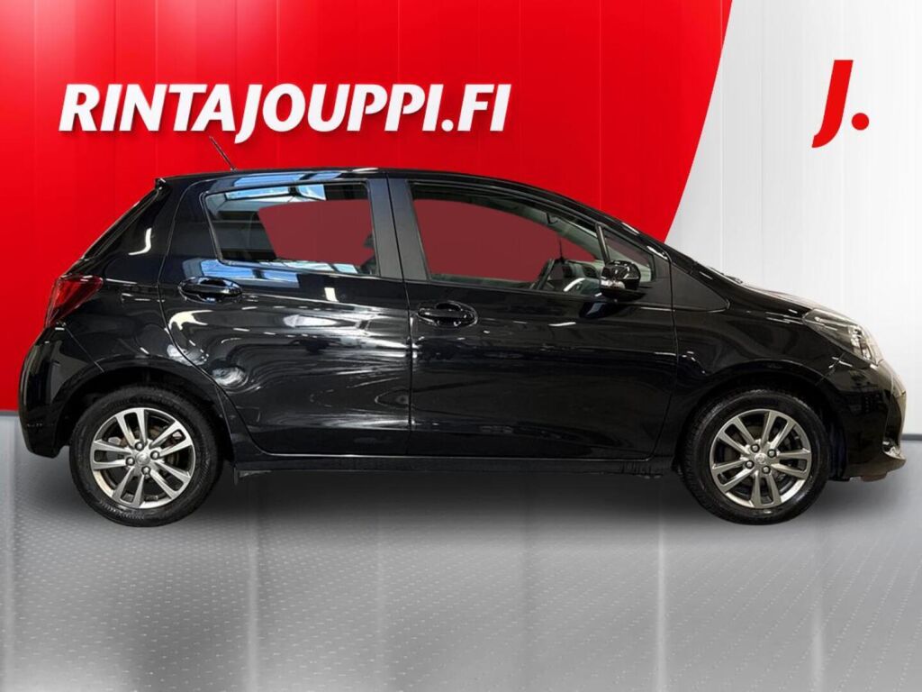 Toyota Yaris 2015 Musta