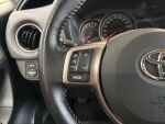 Toyota Yaris 2015 Musta