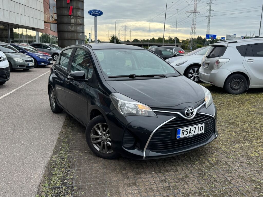 Toyota Yaris 2015 Musta