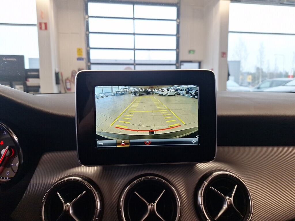 Mercedes-Benz CLA 2015 Musta