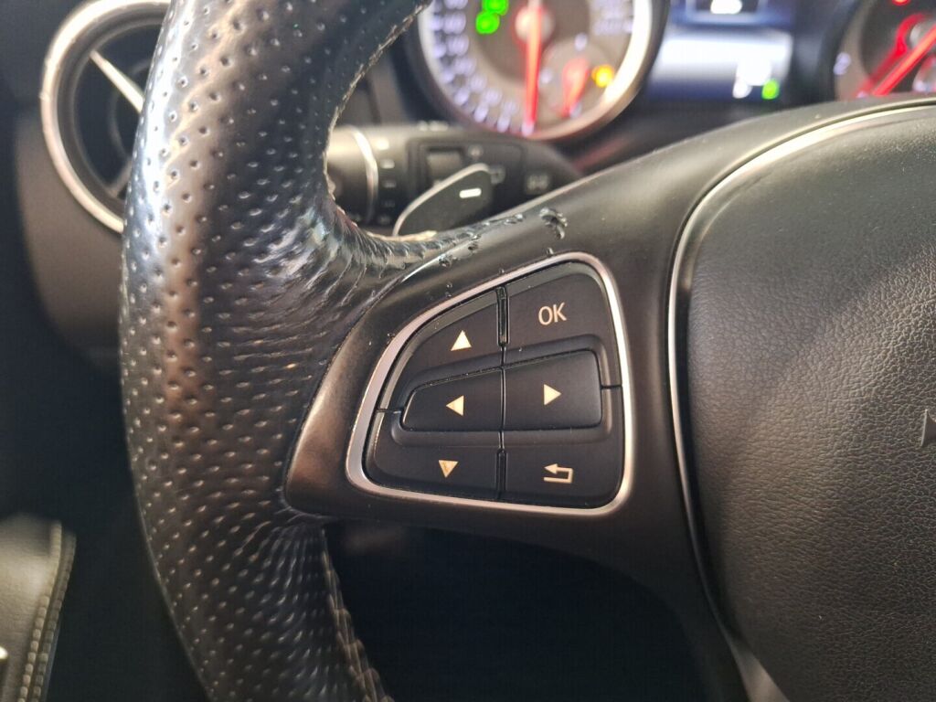 Mercedes-Benz CLA 2015 Musta