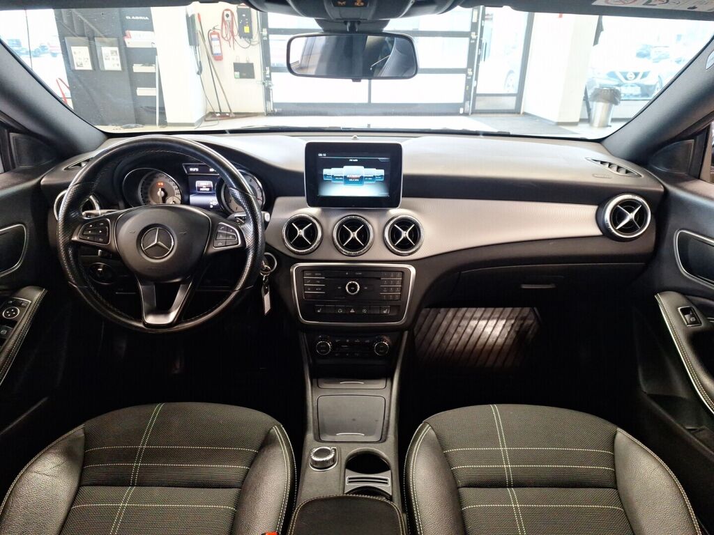 Mercedes-Benz CLA 2015 Musta
