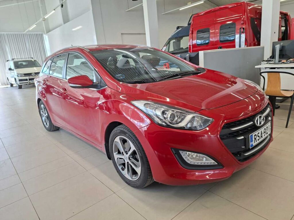 Hyundai i30 Wagon 2016 Punainen