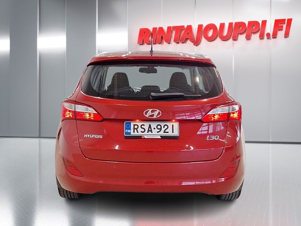 Hyundai i30 Wagon 2016 Punainen