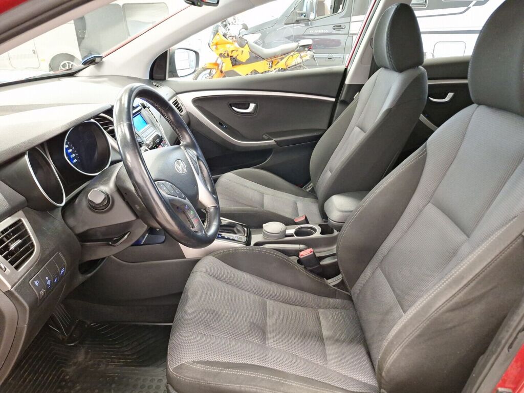 Hyundai i30 Wagon 2016 Punainen