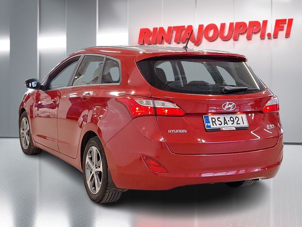 Hyundai i30 Wagon 2016 Punainen