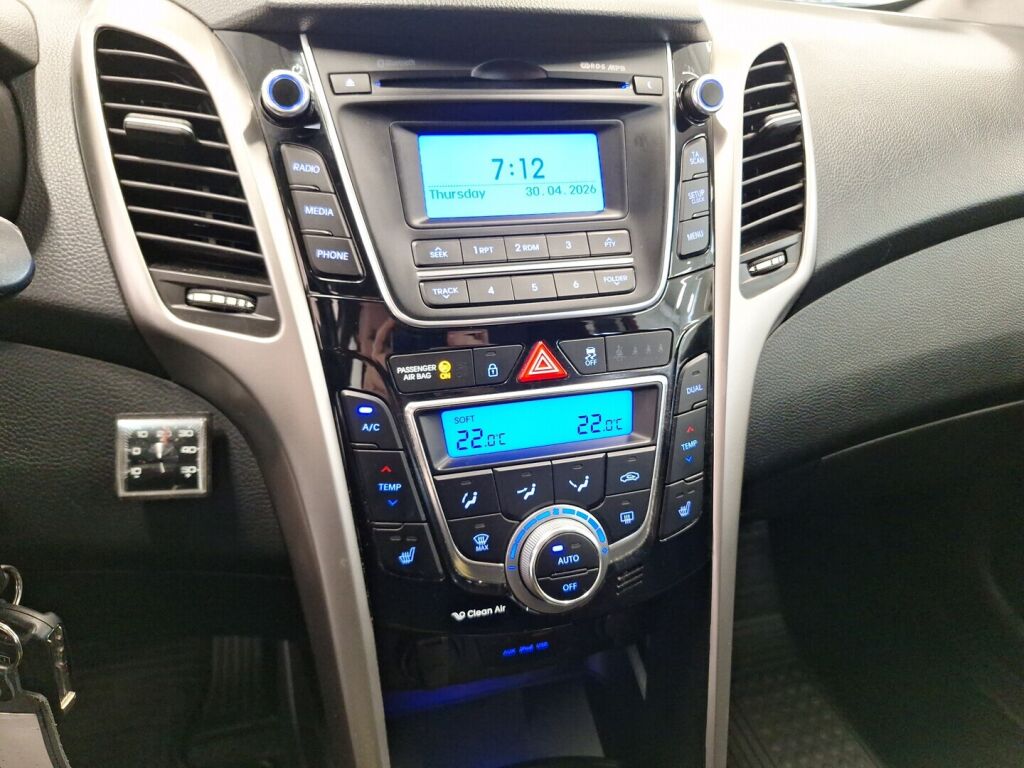 Hyundai i30 Wagon 2016 Punainen