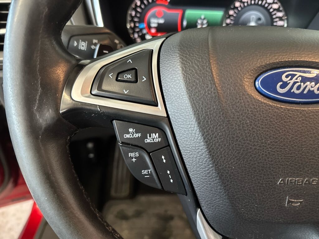 Ford Mondeo 2015 Punainen