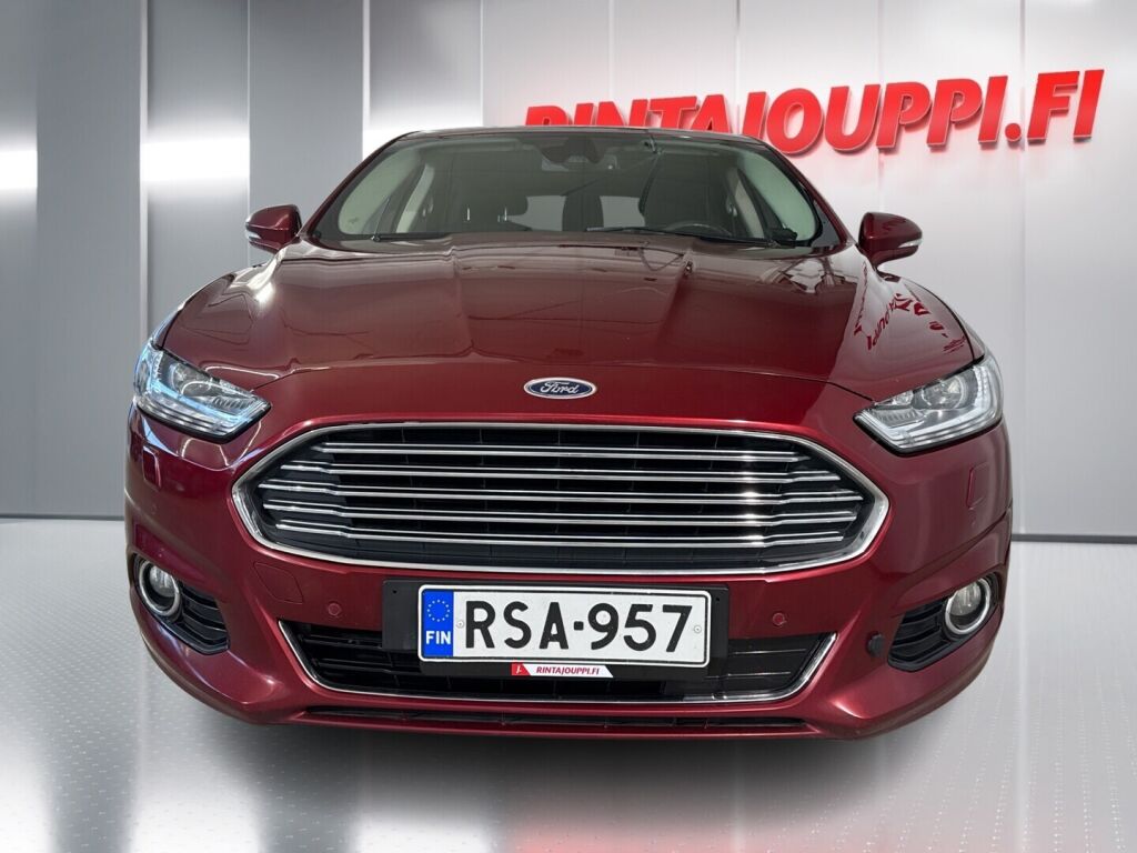 Ford Mondeo 2015 Punainen