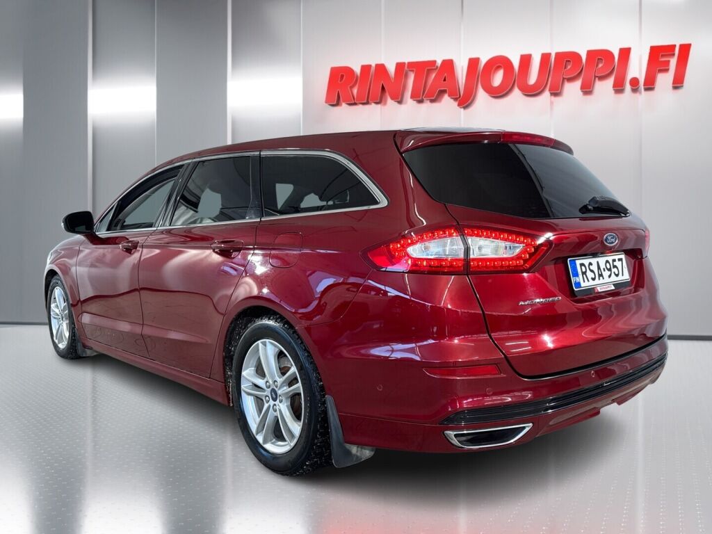 Ford Mondeo 2015 Punainen