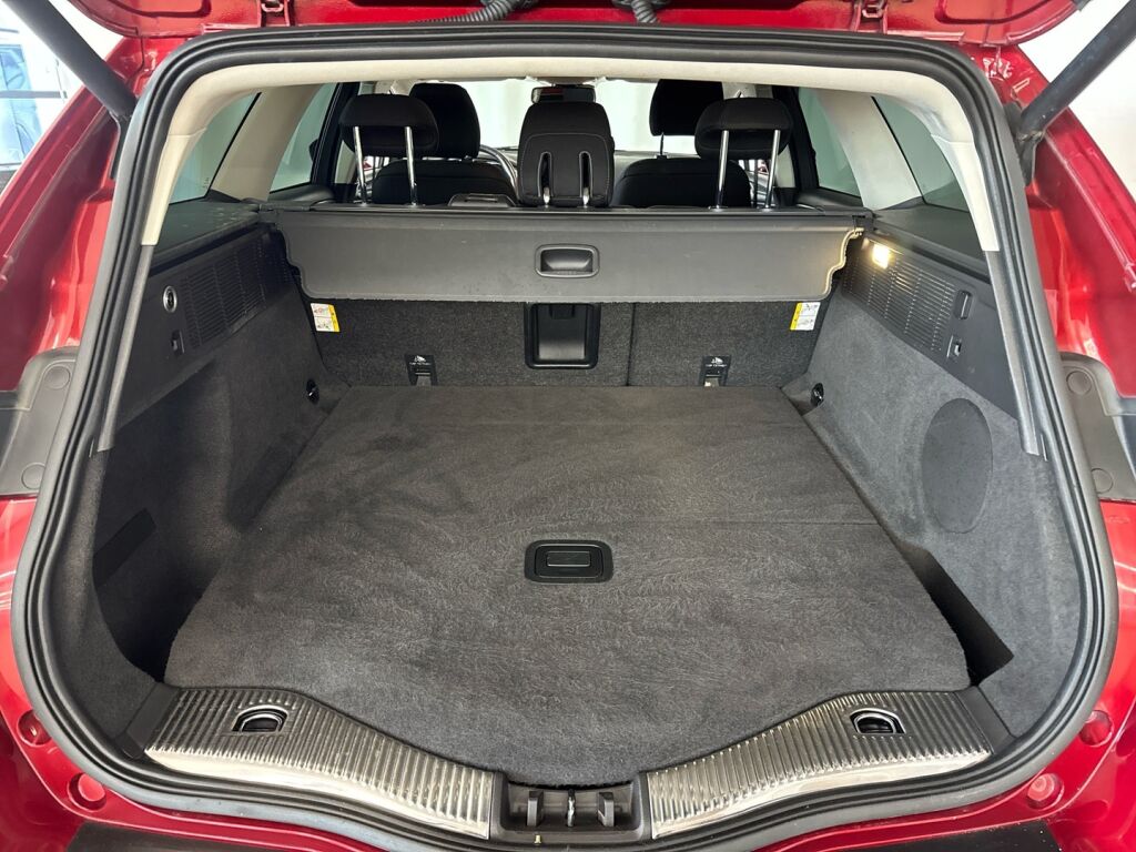 Ford Mondeo 2015 Punainen